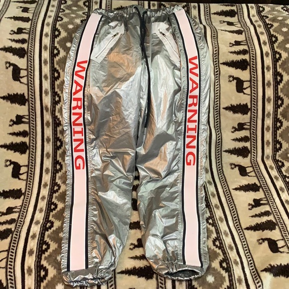 Fashion Nova silver “Warning” sweats xs/s - Picture 1 of 6